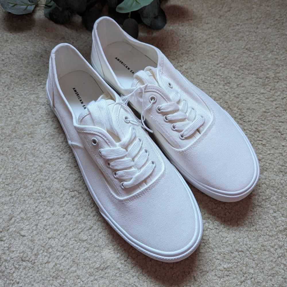 NWT American Eagle Men's Cotton Canvas Sneakers Size 9